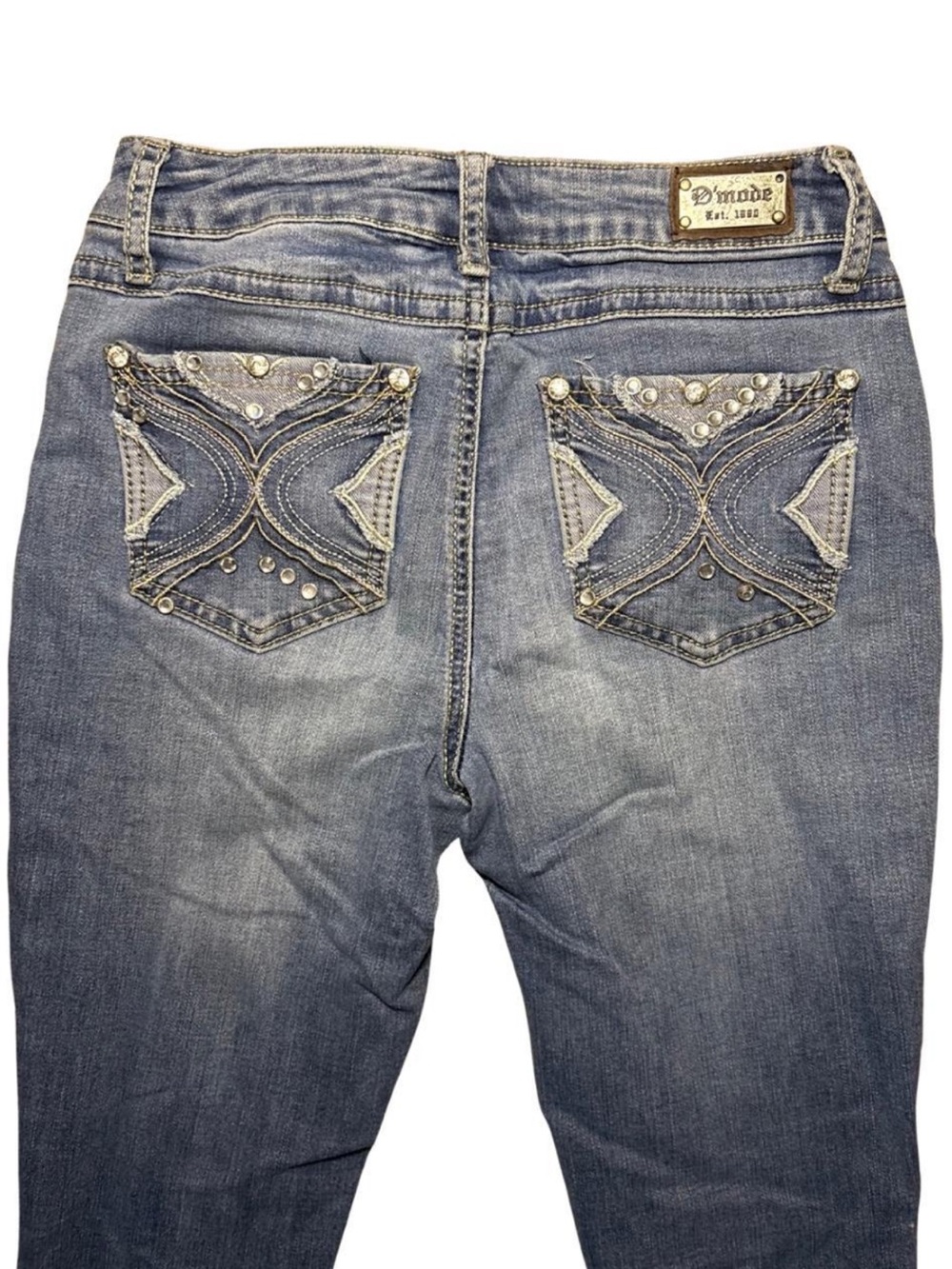 Women's Boot Cut Jeans with Embellished Back Pockets - Faded Blue